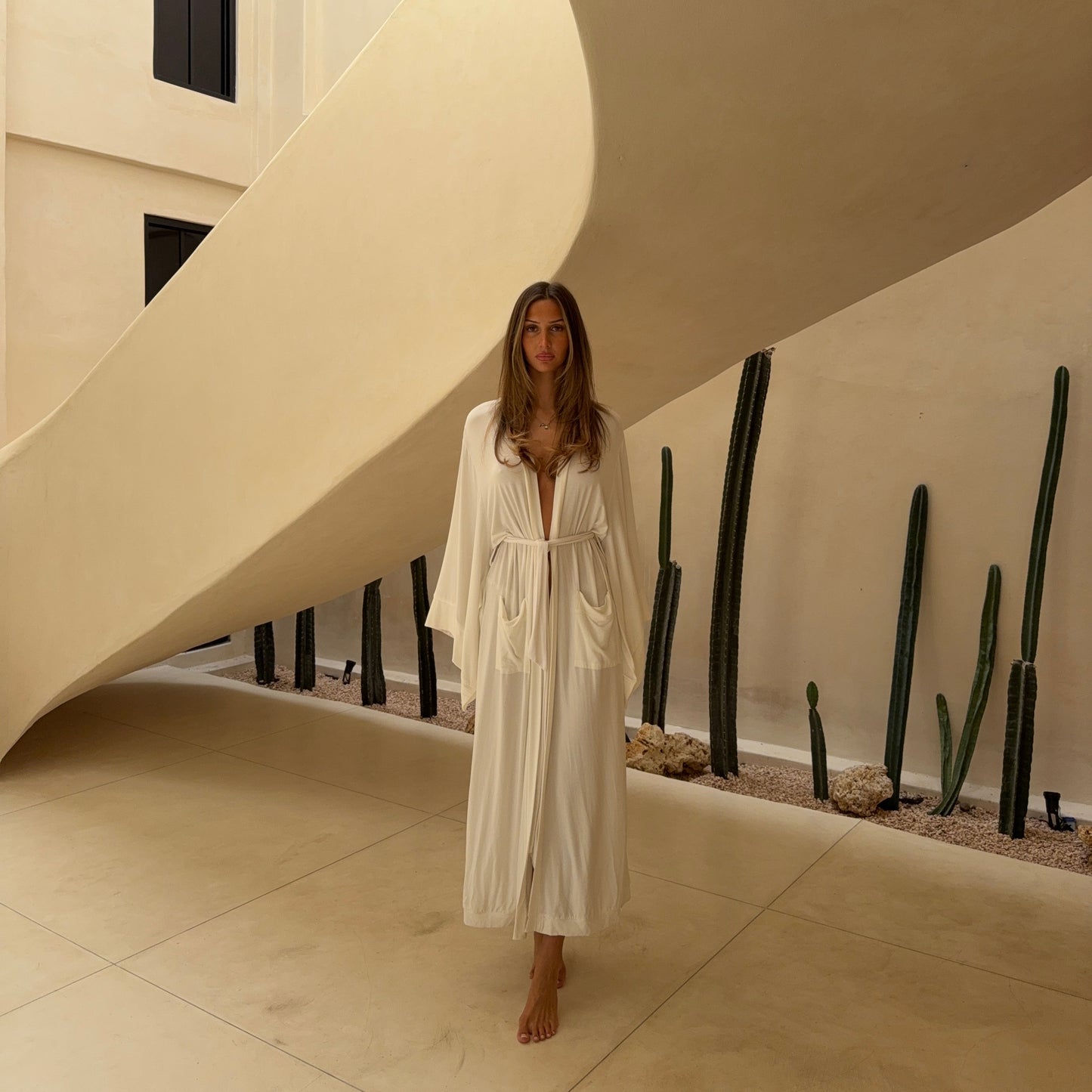 ALOBHA ROBE WHITE