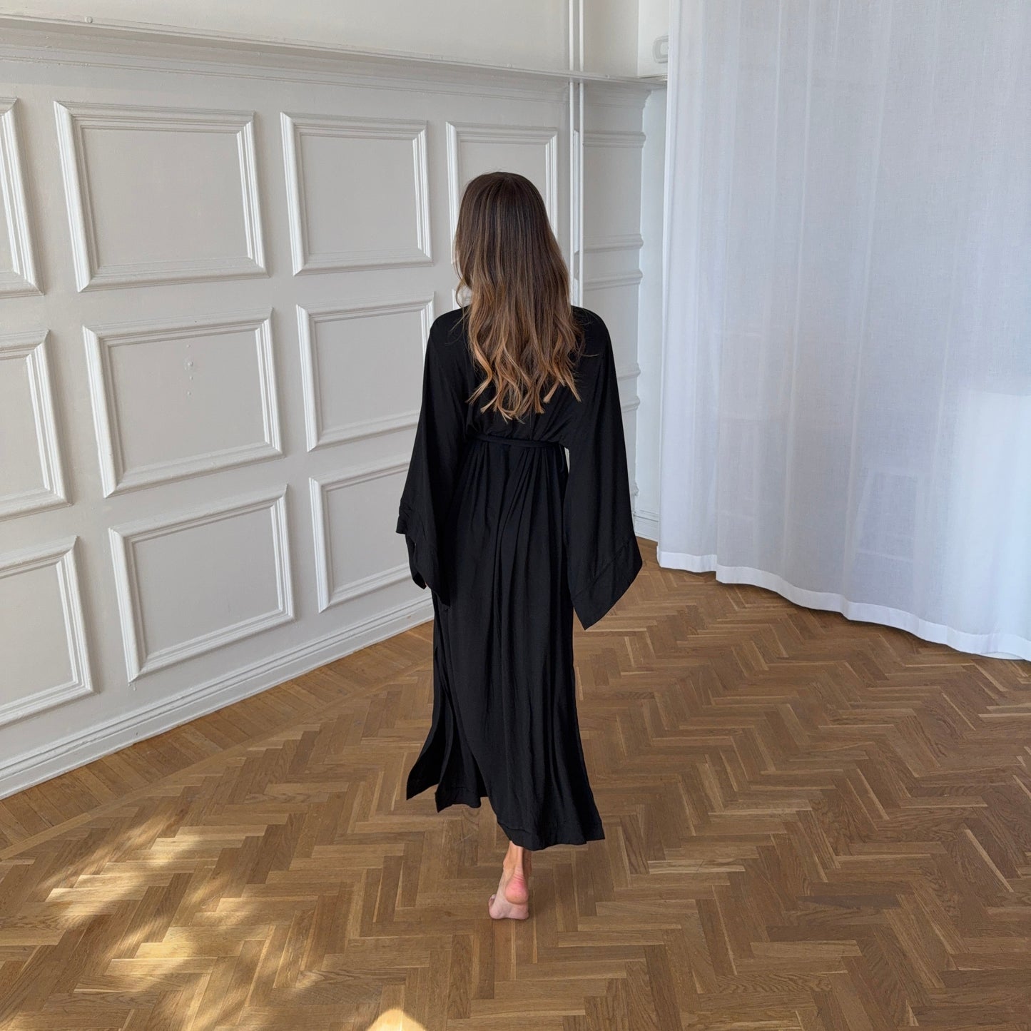 ALOBHA ROBE BLACK